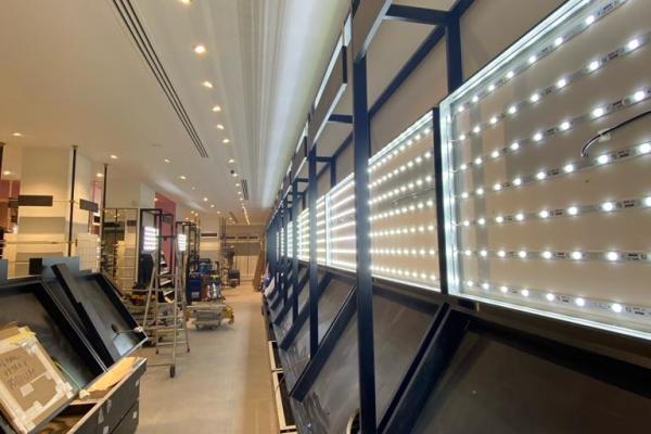 Douglas - illuminazione espositori