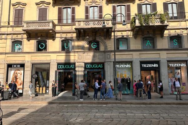 Douglas Milano - facciata esterna