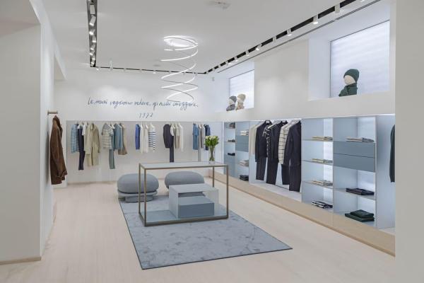 illuminazione custom negozio malo